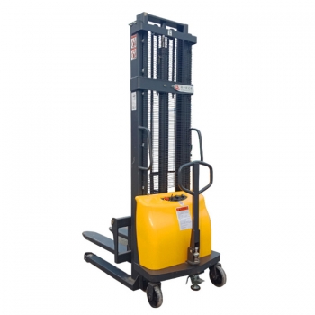 1噸半電動堆高車