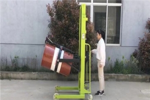 手動油桶搬運堆高車在使用中會出現哪些問題？如何快速解決？