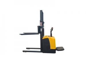 前移式電動堆高車廠商:堆高車腐蝕的因素