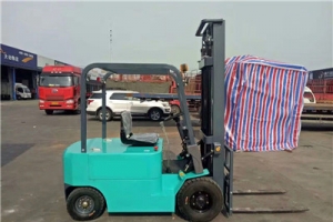 倉儲電動叉車廠家提示電動叉車到底要怎么保養？