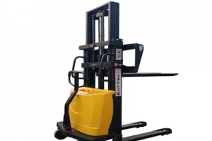 半電動堆高車廠家淺析半電動堆高車的特點及生產