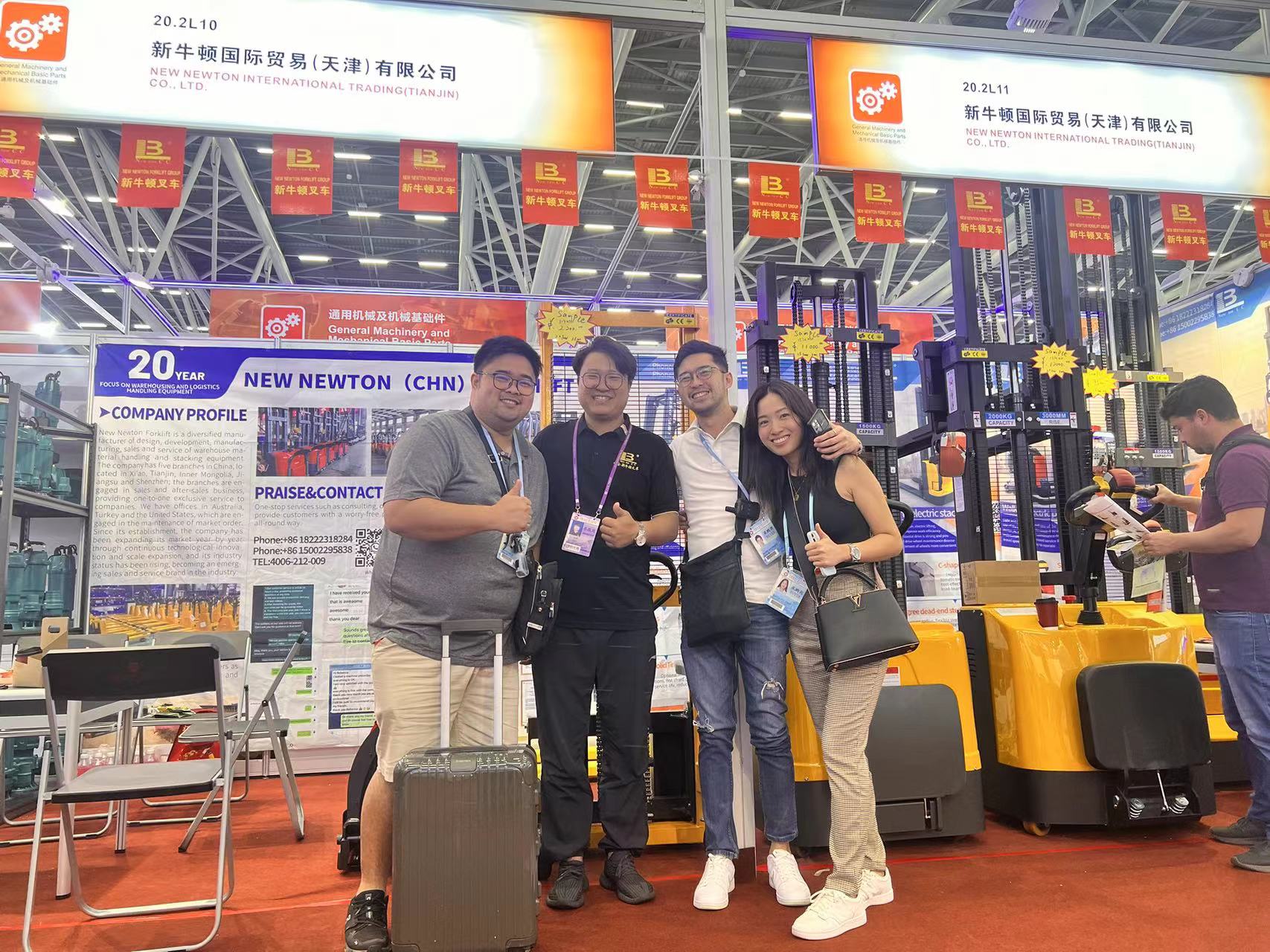 再聚廣交會,新牛頓叉車物流搬運設備的明星登場!