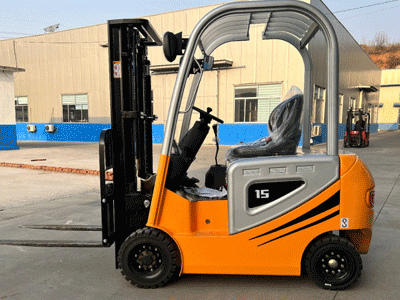 改良優(yōu)化四輪駕駛式電動叉車 舒適度更高了!