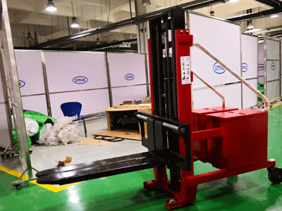 預算有限買什么堆高車?新牛盾手動液壓堆高車很合適