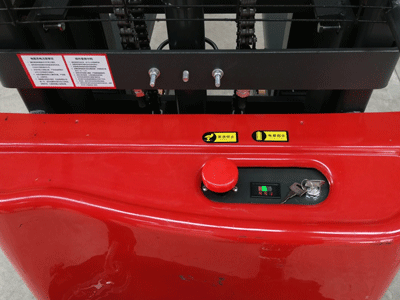 新牛盾堆高車細節