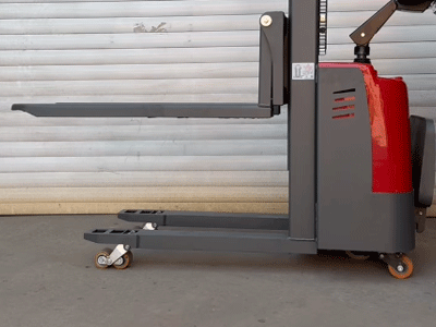 站駕式電動雙托盤堆垛車