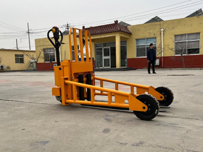 橡膠輪越野搬運車