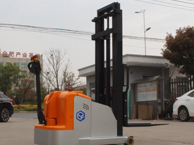 無腿設計的平衡重叉車