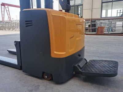 電動叉車細(xì)節(jié)