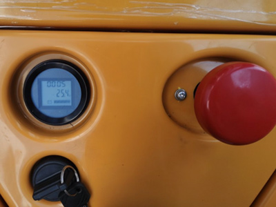 電動堆高車細節展示