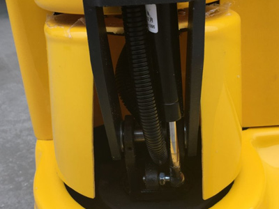 電動堆高車細節展示