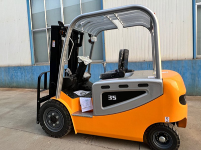 火力全開!果園全地形叉車優勢明顯