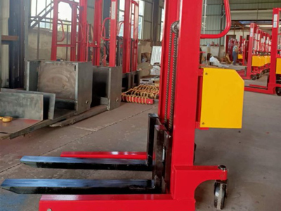 2026年怎樣挑選低成本半電動堆高車更合適?