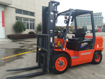 新牛盾燃油叉車怎么保養?避開這些坑!