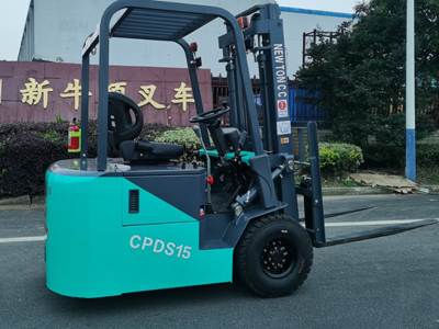 比四支點(diǎn)更靈活三支點(diǎn)電動(dòng)叉車 2026年精選