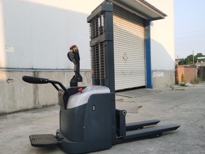 雙托盤堆垛機轉彎靈活嗎?倉庫用過都說好