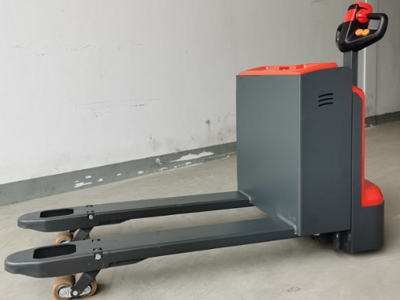 靜音長續航 步行式電動搬運車使用更舒心