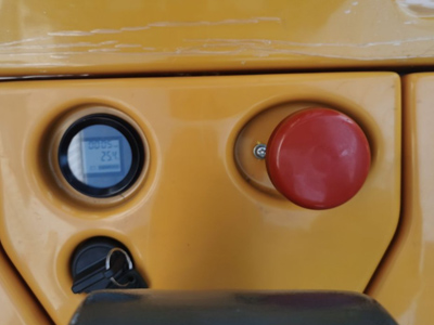 電動堆高車使用方法