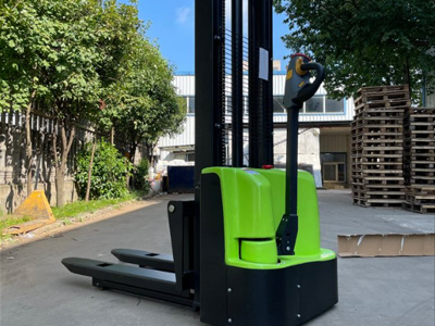 步行式堆高車選新牛盾 源頭工廠更靠譜