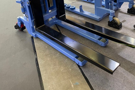 新牛盾物料搬運(yùn)設(shè)備