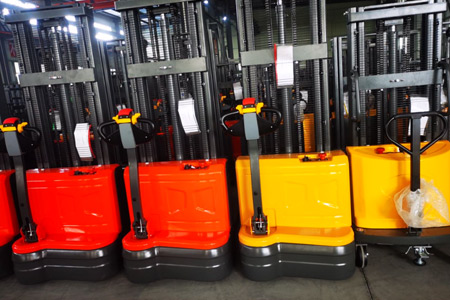 電動步行式堆高車