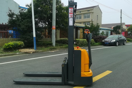 2026電動叉車品牌排行榜前十名 步行式堆高車怎么選