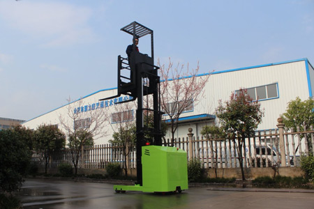 今日科普：高位揀選車安全規范與操作要點