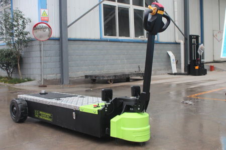 免維護全電動牽引車 小型鋰電款故障率低