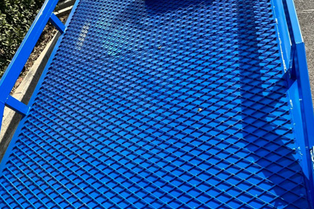 電動(dòng)登車橋