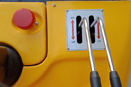 新牛盾前移堆高車