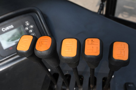 四向叉車操作方便