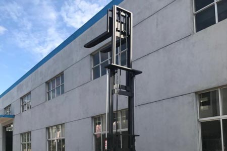 堆高車提升門架