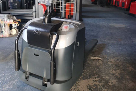 站駕式雙托盤堆高車