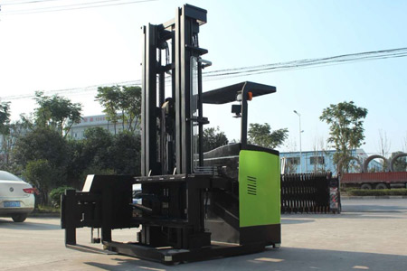 新牛盾堆垛揀選車 窄倉密集倉儲作業利器